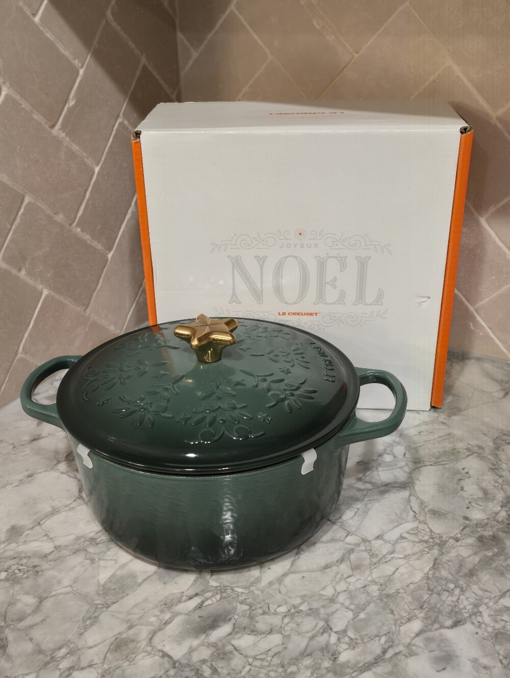 Le Creuset Cast Iron Noel Dutch Oven in Artichaut w/ Gold Star Knob & Box Green